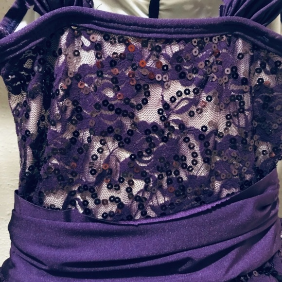 💚💚💚💚 RECITAL FORMAL GOWN in beautiful purple,off-white colors w/lace & sequins - Picture 9 of 10